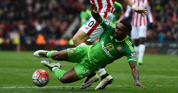 Cameron accuses ‘clever’ Defoe of diving