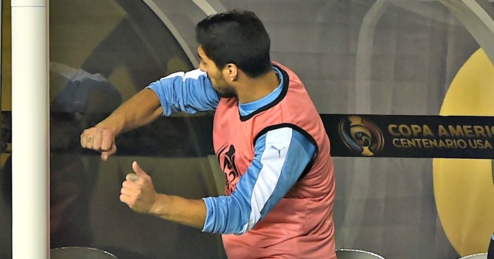 Suarez punches dugout; Uruguay play down tantrum