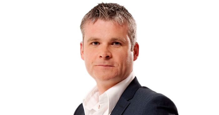 football-people-on-tv-guy-mowbray-football365