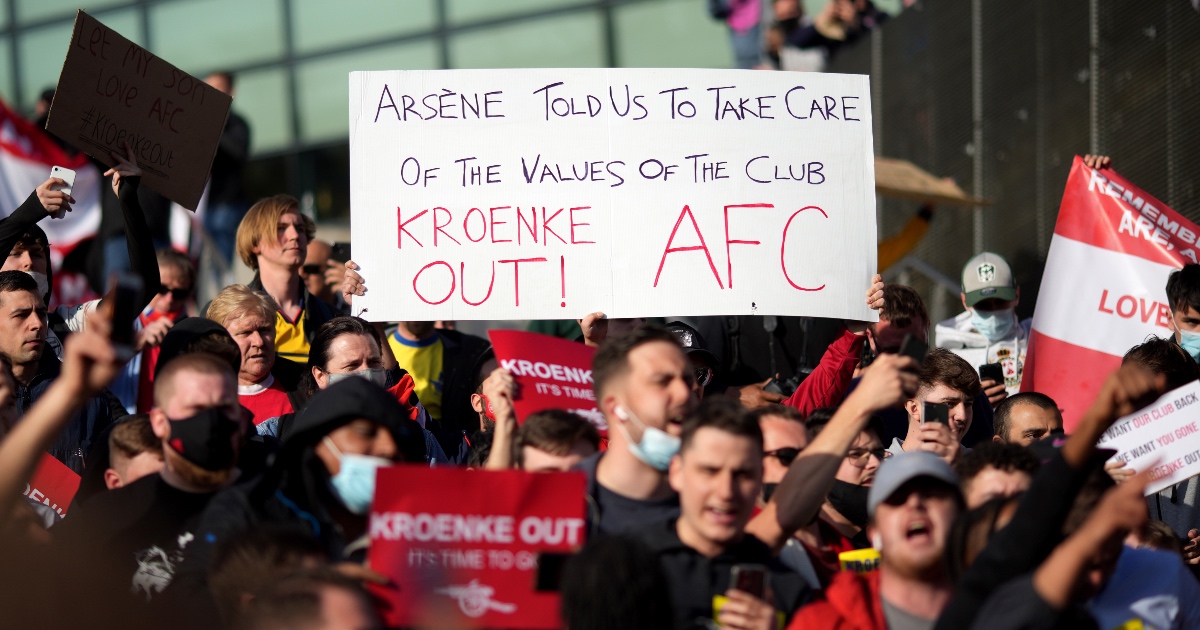 Wright on protesting Arsenal fans: ‘I stand with them’
