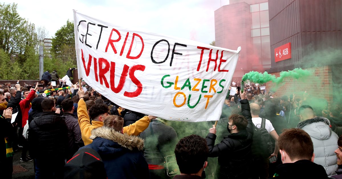 Two officers injured during 'aggressive' Old Trafford protests - Football365