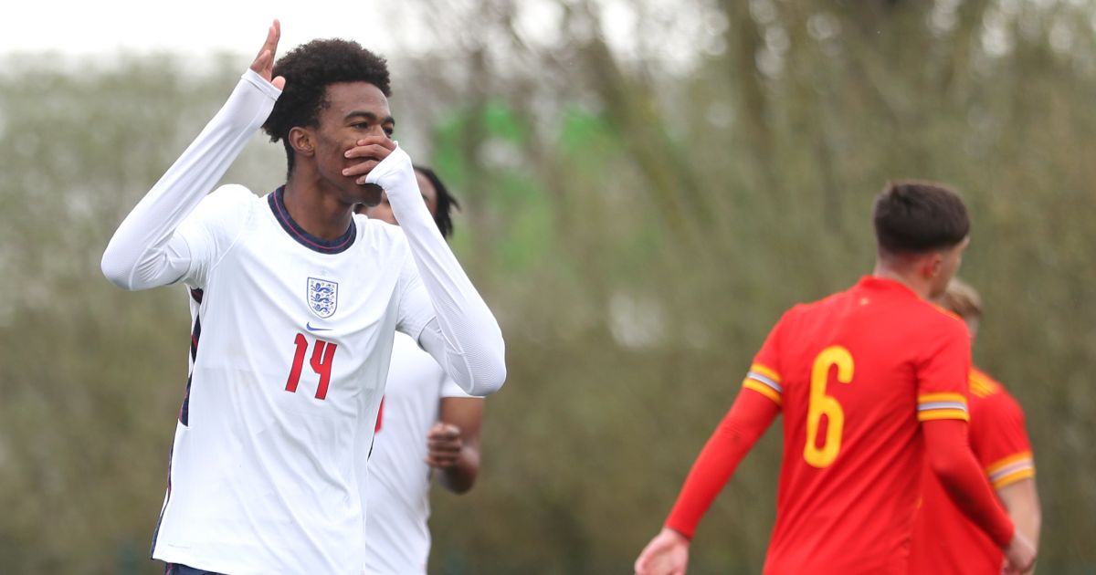 Man Utd, City face Dortmund threat over £13m Villa starlet - Football365
