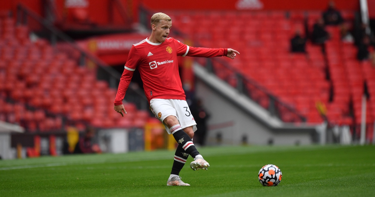 Donny van de Beek 'willing to stay' at Man Utd despite concern over international future