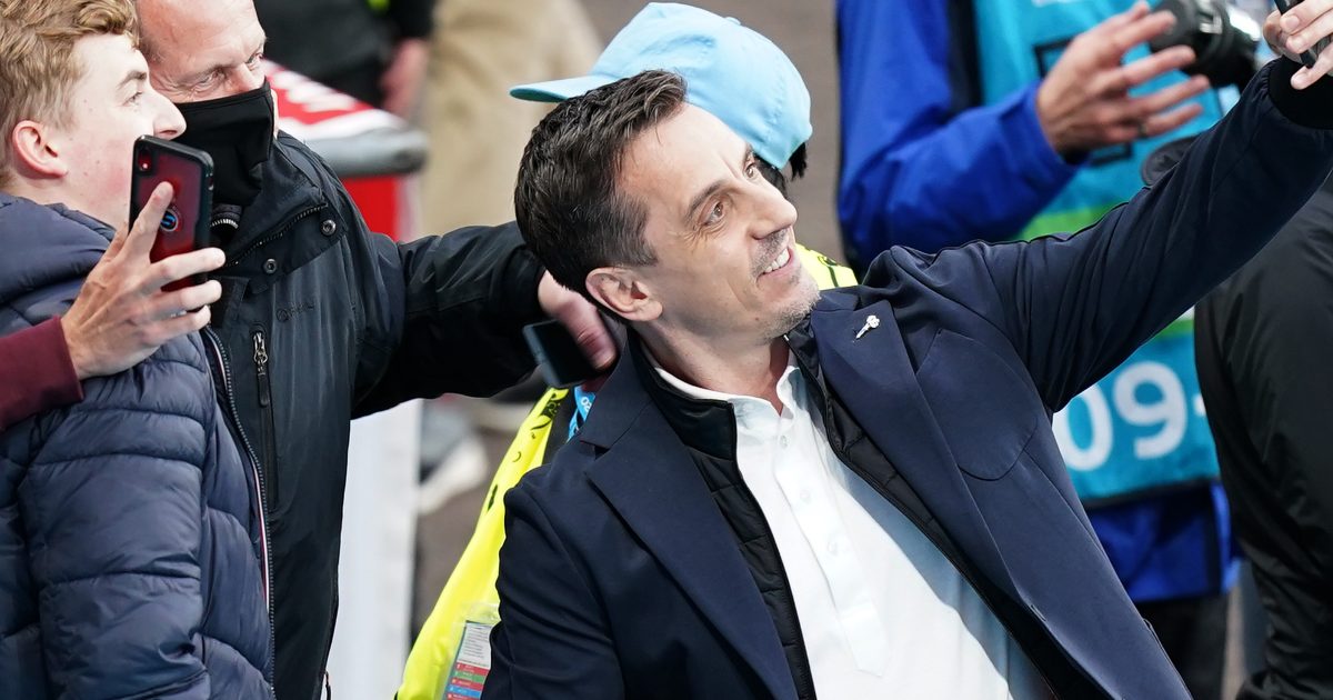 Neville picks three Premier League players outside of the 'Big Six' who would suit Man Utd