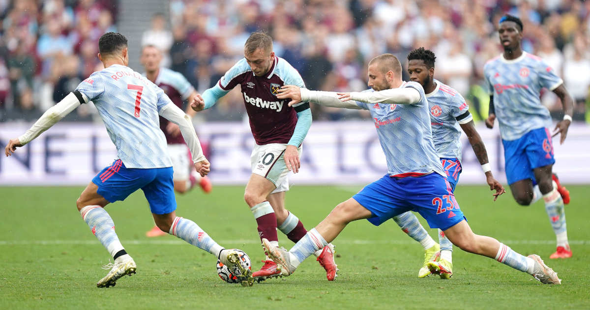 Manchester United beat West Ham, but VAR & Mark Noble steal the show