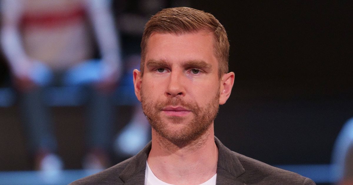 ‘Probably not’ – Mertesacker rates Arsenal’s top four chances