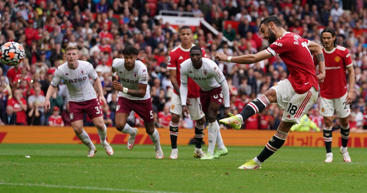 Neville annoyed over 'embarrassing' Fernandes post after Man Utd defeat
