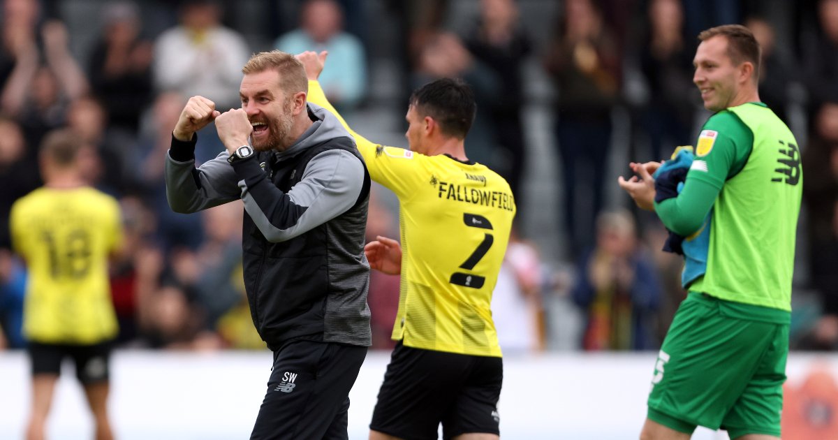 Harrogate Town manager Simon Weaver celebrates