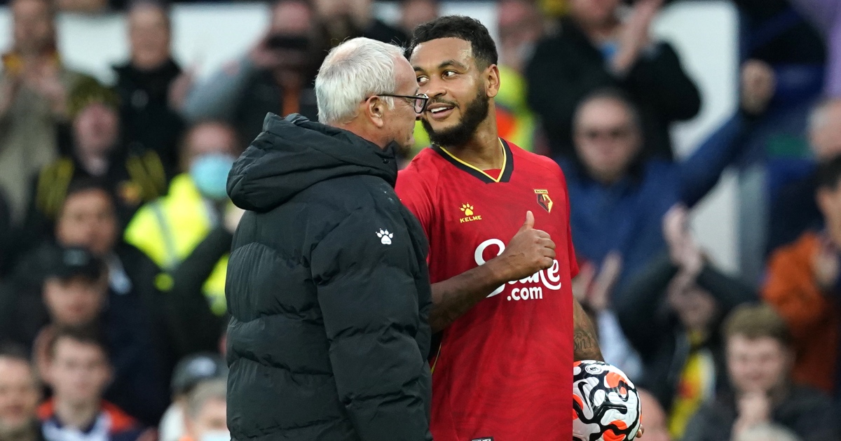 Watford boss Ranieri speaks to King.