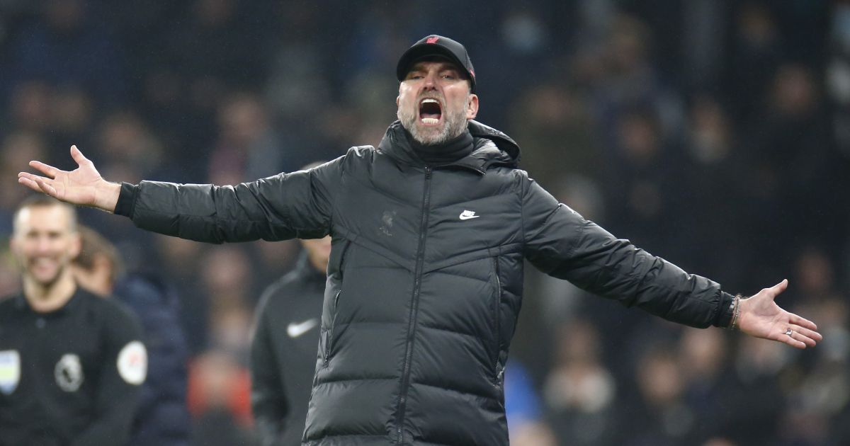 Liverpool boss Jurgen Klopp shouts at his team