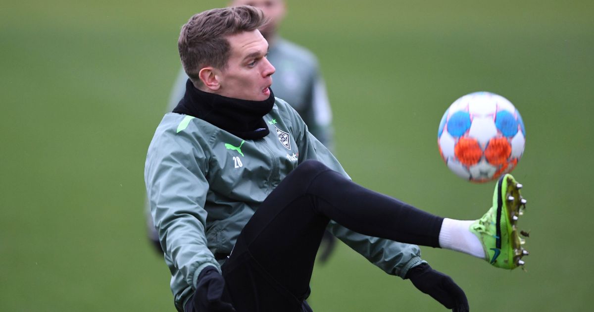 Newcastle-linked Matthias Ginter controls the ball