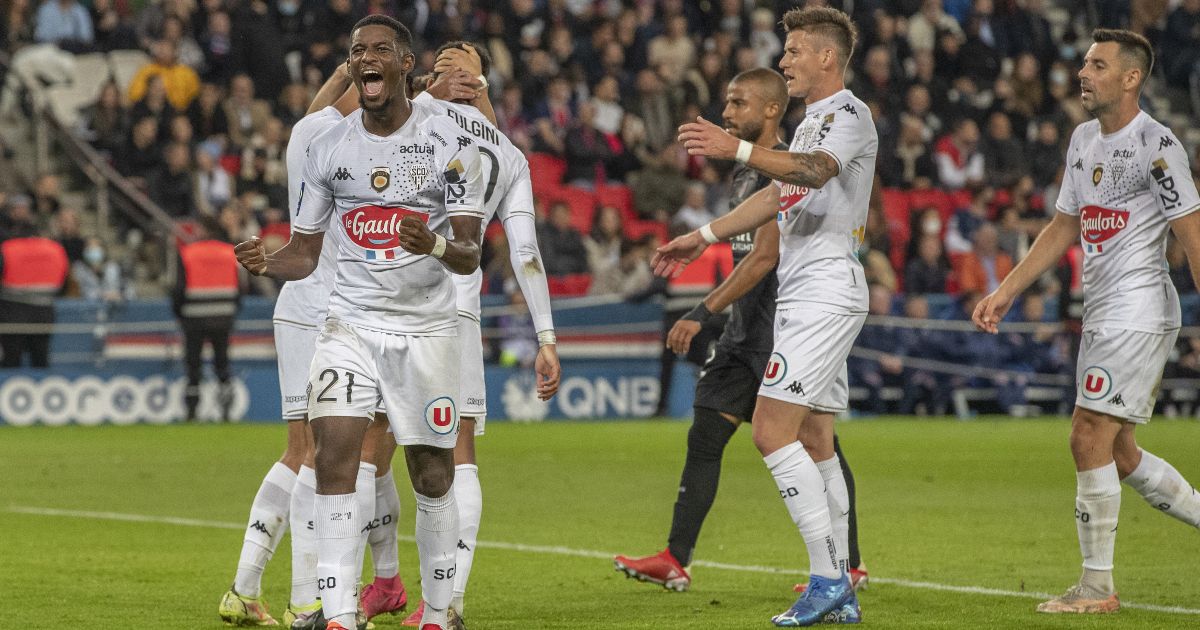 Tottenham ‘open talks’ to seal £16.7m deal with three set to leave