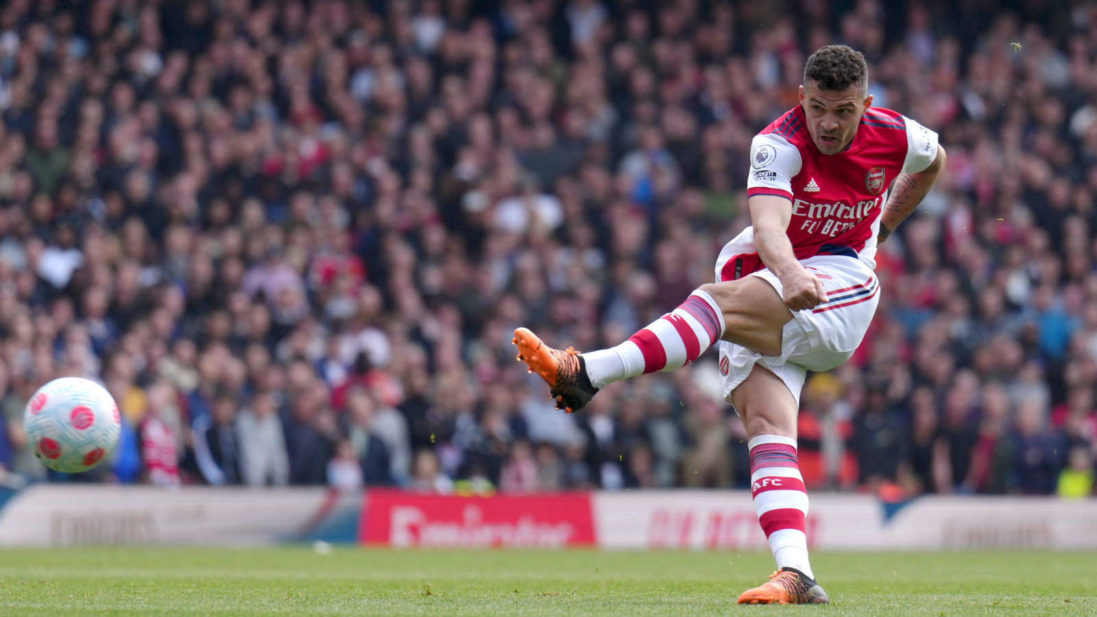 Granit Xhaka scores Arsenal's third goal against Manchester United