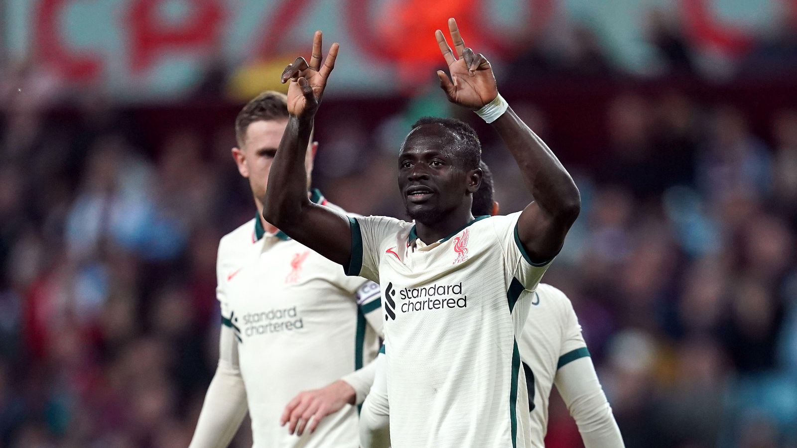 Liverpool standout in ‘purple patch of his career’ told this summer is ‘perfect’ time to leave