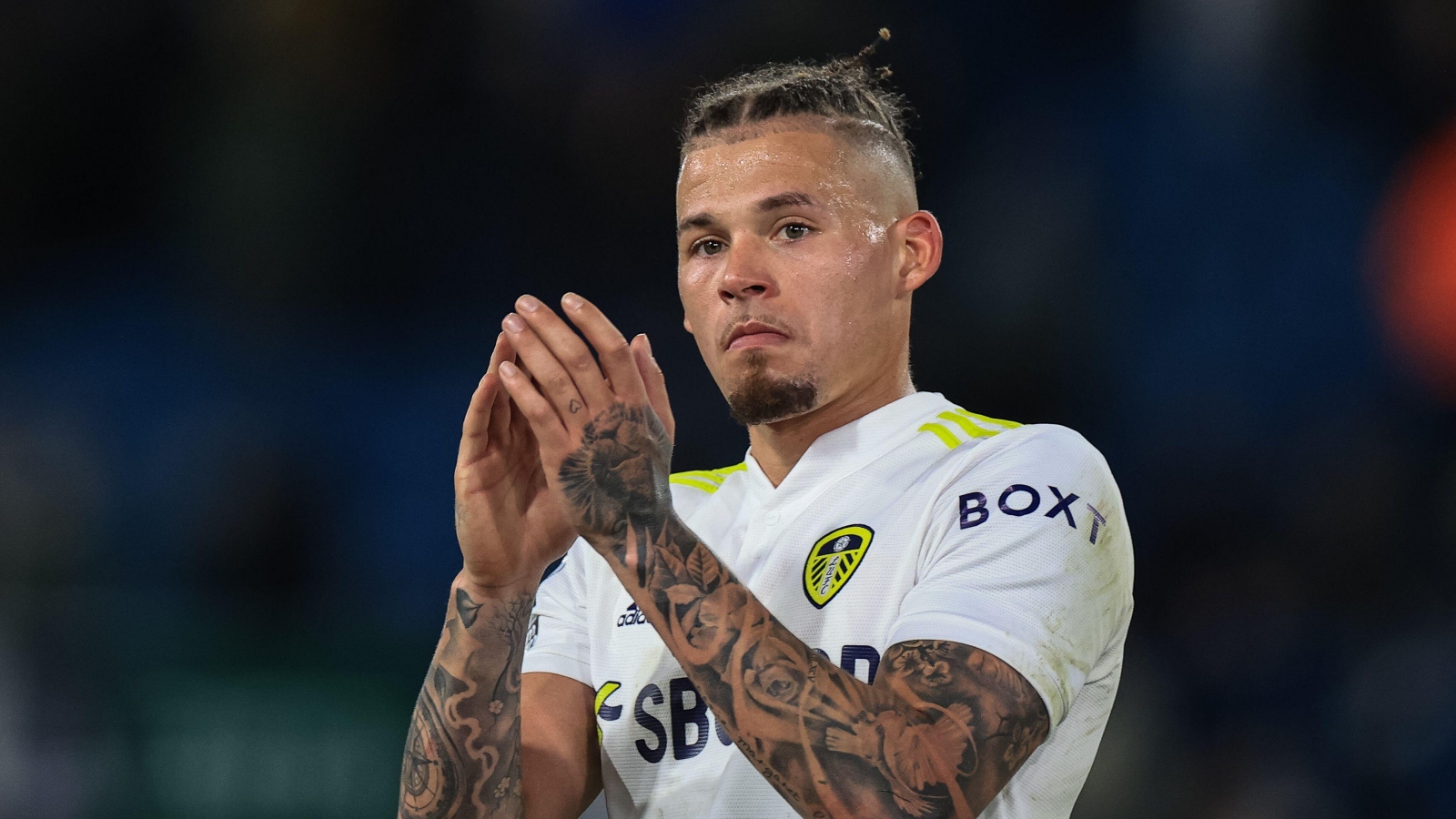 Pundit urges Man Utd to sign Man City-linked Premier League midfielder who would be a ‘great fit’