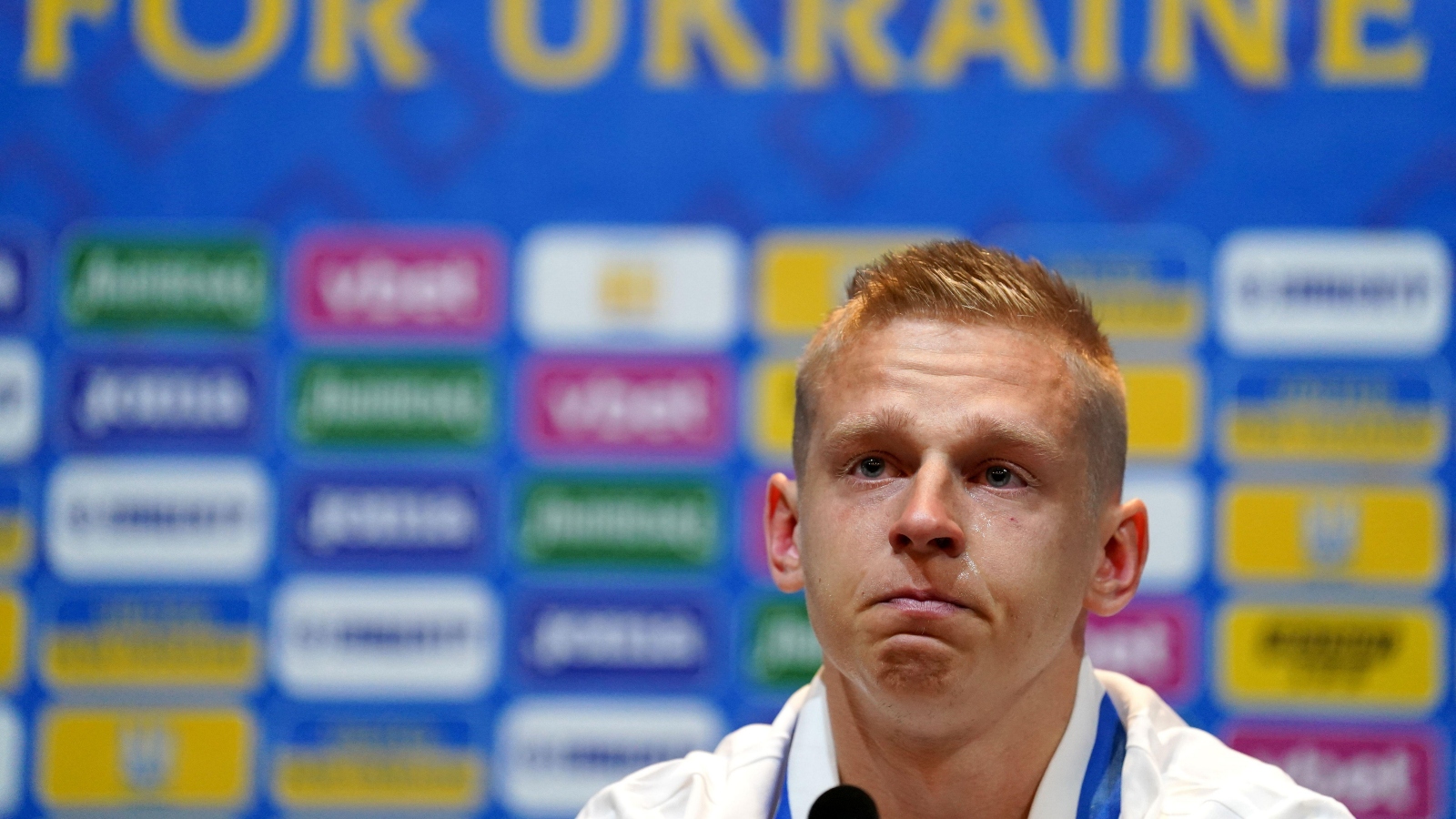 Tearful Zinchenko expresses dream of 'fighting' for Ukraine to achieve