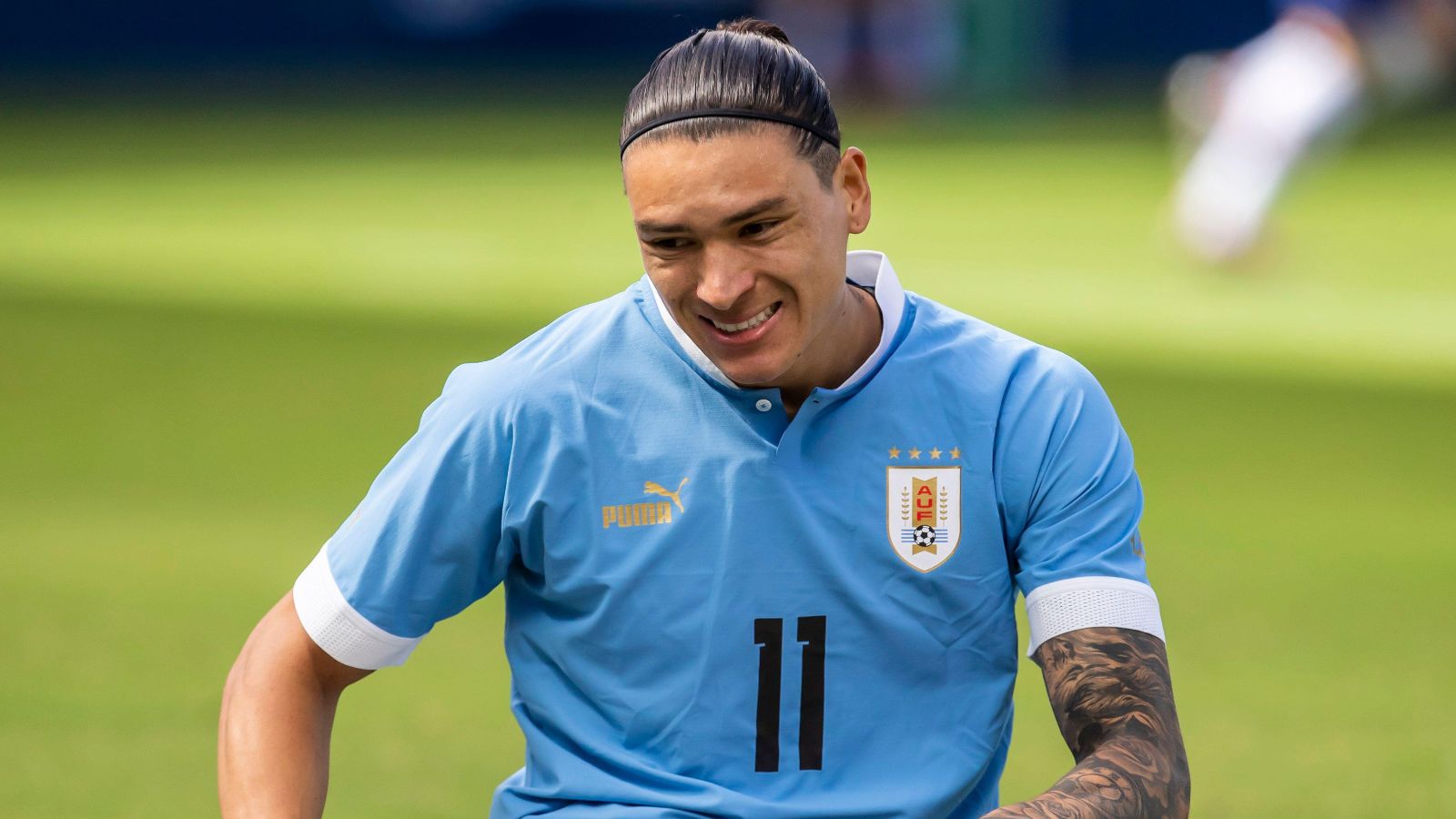 Liverpool told Nunez a ‘union’ of Suarez and Cavani in glowing praise from ex-coach