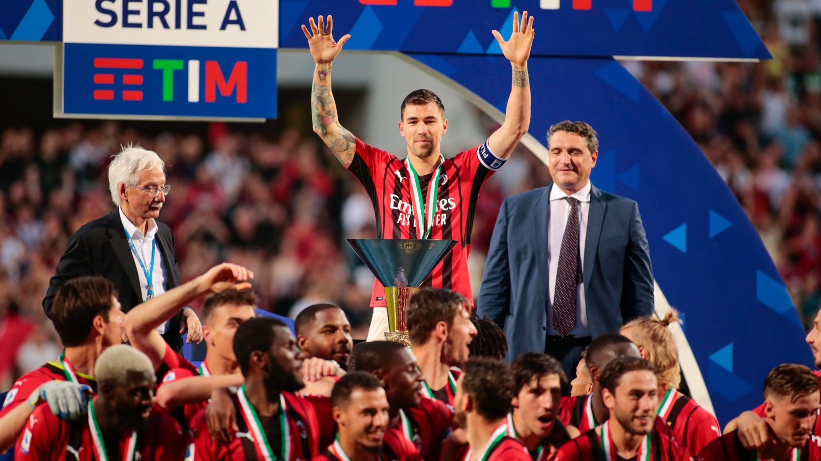 AC Milan captain Alessio Romagnoli before lifting the Serie A trophy