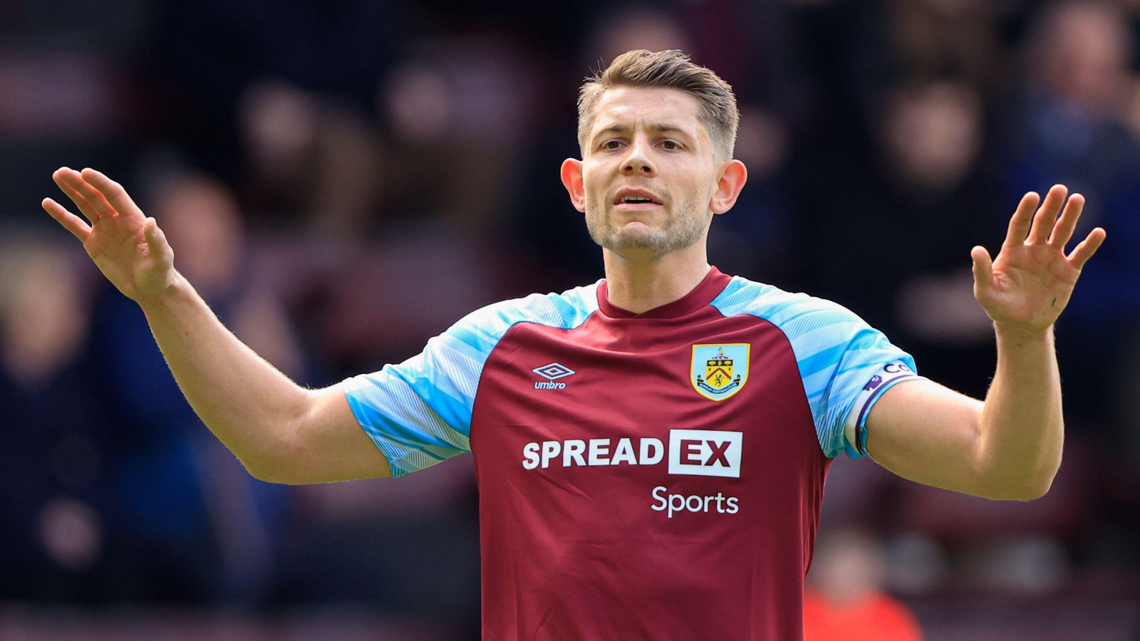 Everton complete first summer signing as Burnley defender Tarkowski joins on free transfer