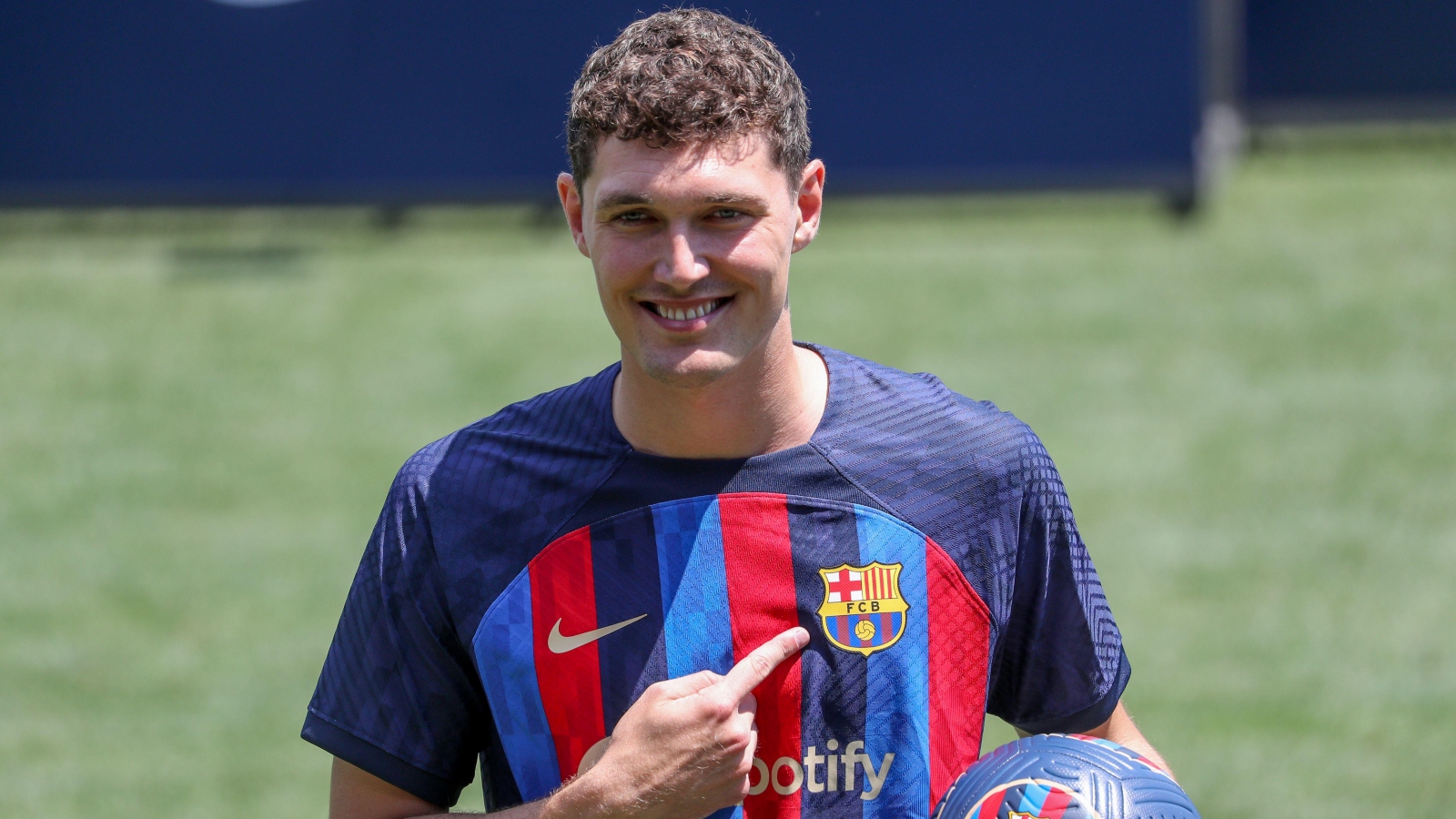 Barcelona ‘could lose’ Christensen, Kessie if club fail to register them before La Liga opener