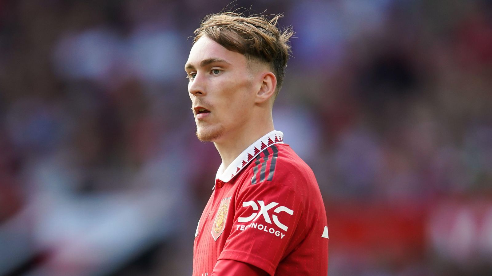Everton ‘make approach’ for £14m Tottenham-linked midfielder after Man Utd ‘decide to sell’