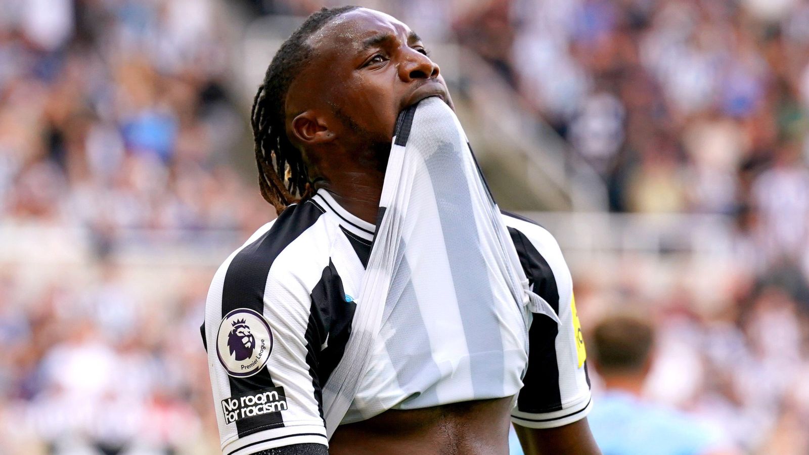 Man Utd want to sign ‘explosive’ Premier League star as they watch him ‘like milk on the stove’