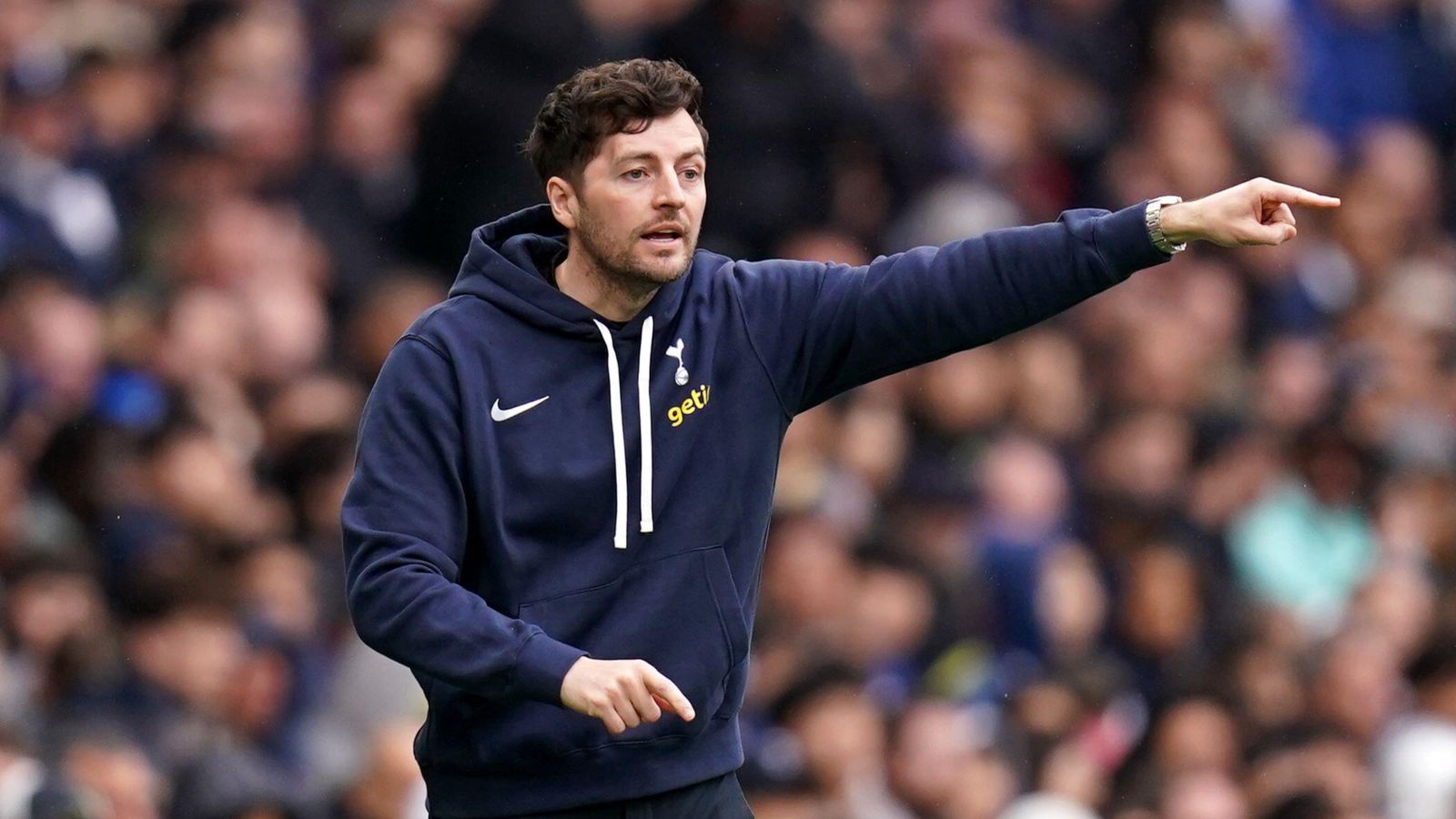 Mason avoiding ‘very stupid’ mistake in vow to concentrate on Tottenham’s current ‘situation’