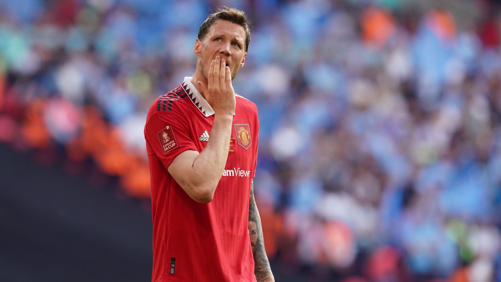 Former Ajax star slams ‘harsh’ English critics of Man Utd striker amid Everton links