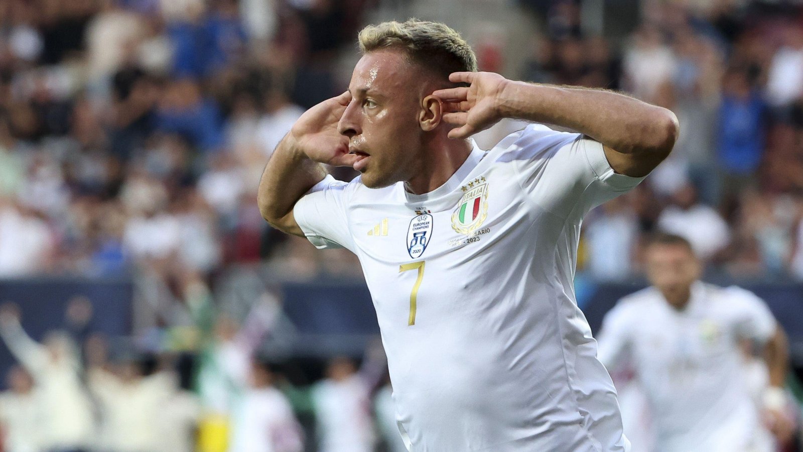 Romano suggests Arsenal signing as details of shock summer departure emerge