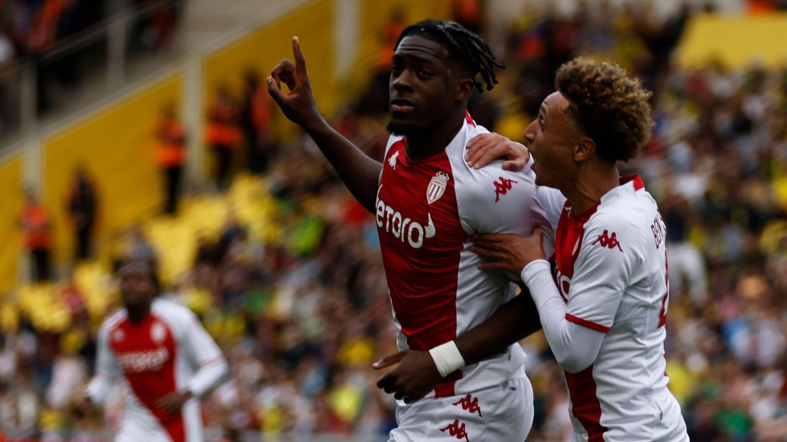 Man Utd ‘lead the pack’ for Kim Min-jae alternative as Ligue 1 club ‘anticipate transfer’