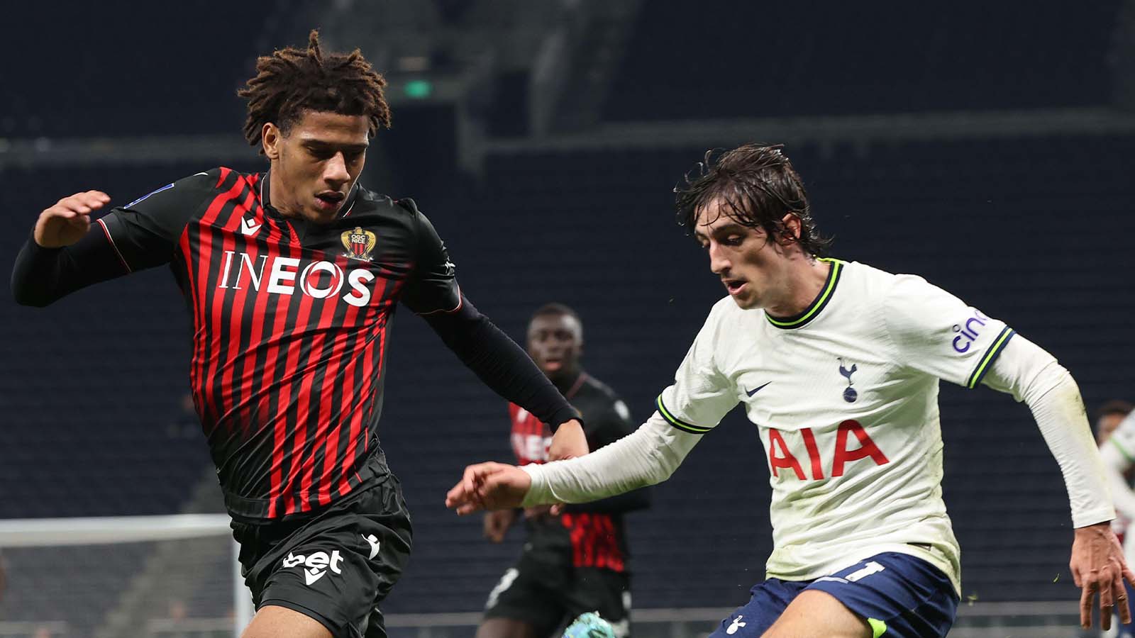 Man Utd reignite interest in former Barcelona star and add Premier League youngster to watchlist