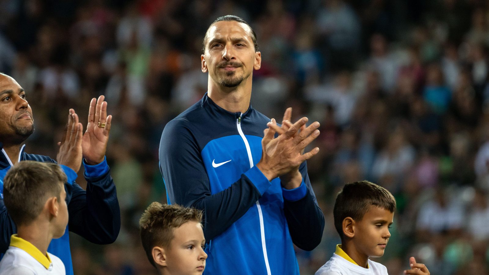 Ibrahimovic criticou a estrela do Arsenal quando a Inglaterra começou o jogo contra a Noruega com um jogador a menos.