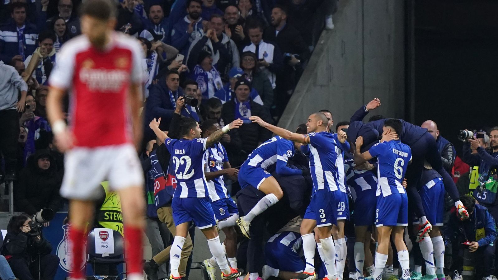 Porto 1-0 Arsenal: Last-gasp Galeno strike leaves Gunners with work to do