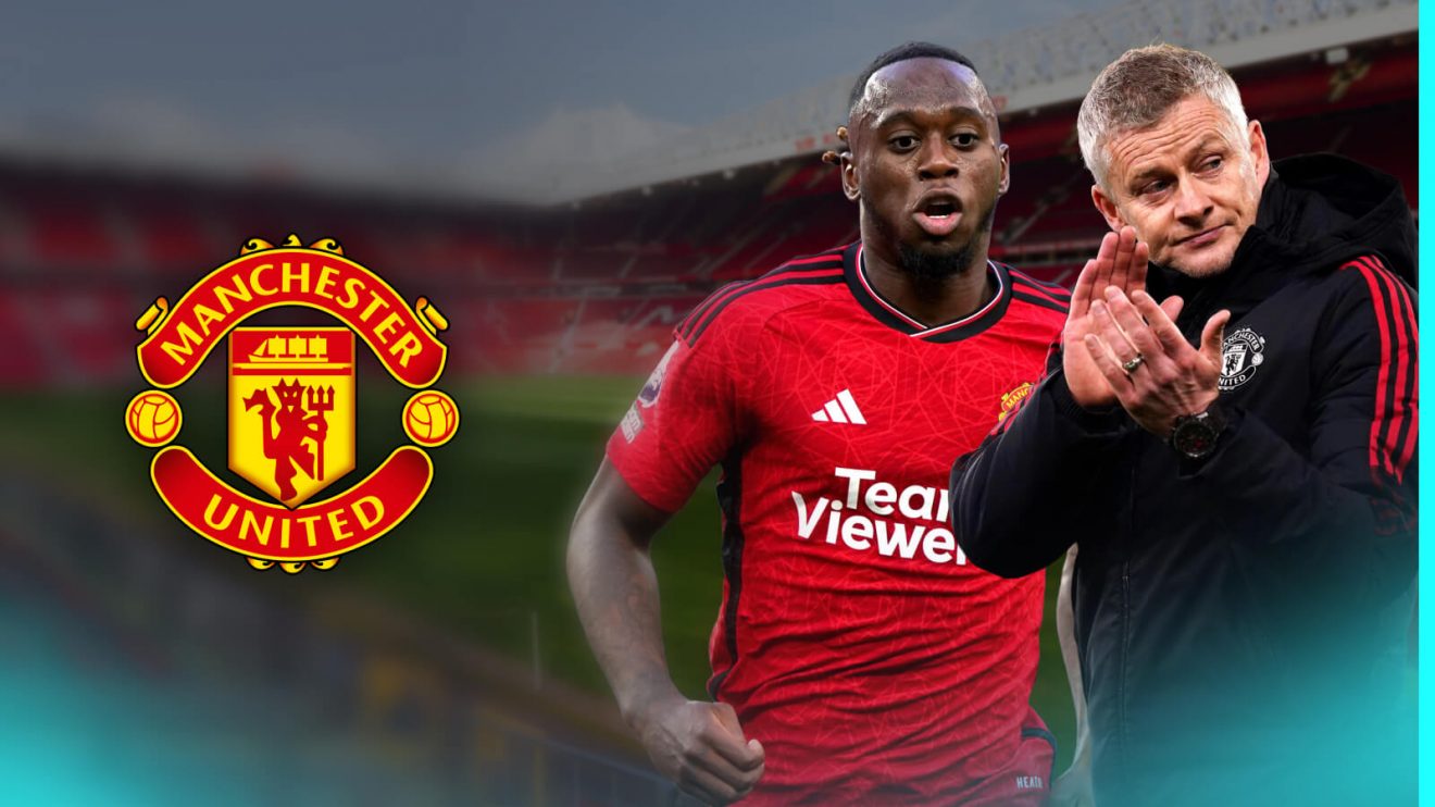 Aaron Wan-Bissaka and Ole Gunnar Solksjaer with Man Utd badge