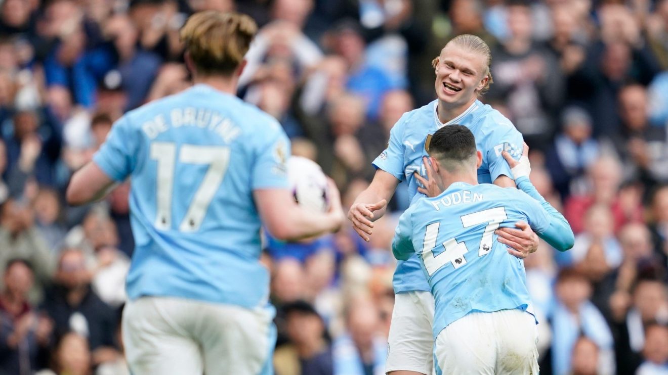 Man City beat Wolves with ease