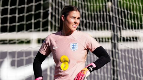 Important England asset Earps withdraws from squad after sustaining injury, with Thomas replacing her