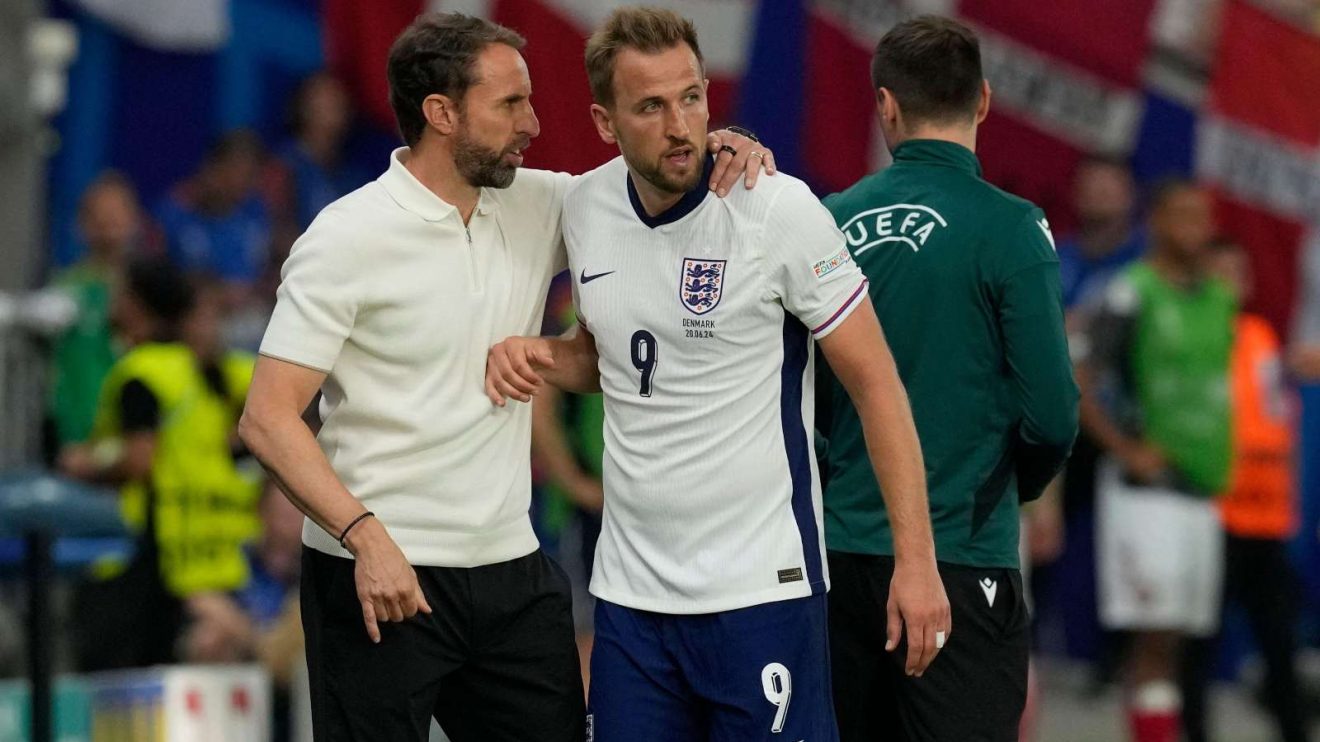 England captain Harry Kane and manager Gareth Southgate during a match