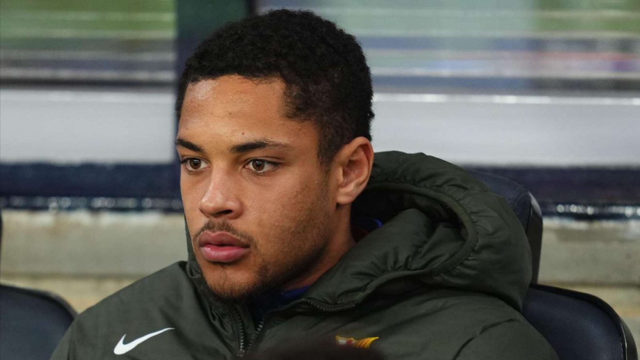 Man Utd-linked Barcelona striker Vitor Roque sits on the bench