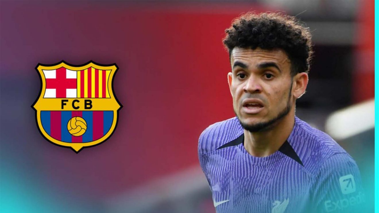 Liverpool winger Luis Diaz next to the Barcelona badge