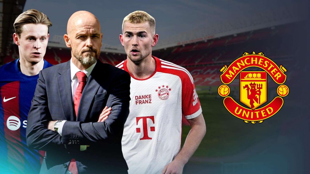 Frenkie de Jong, Erik ten Hag and Matthijs de Ligt with the Man Utd badge