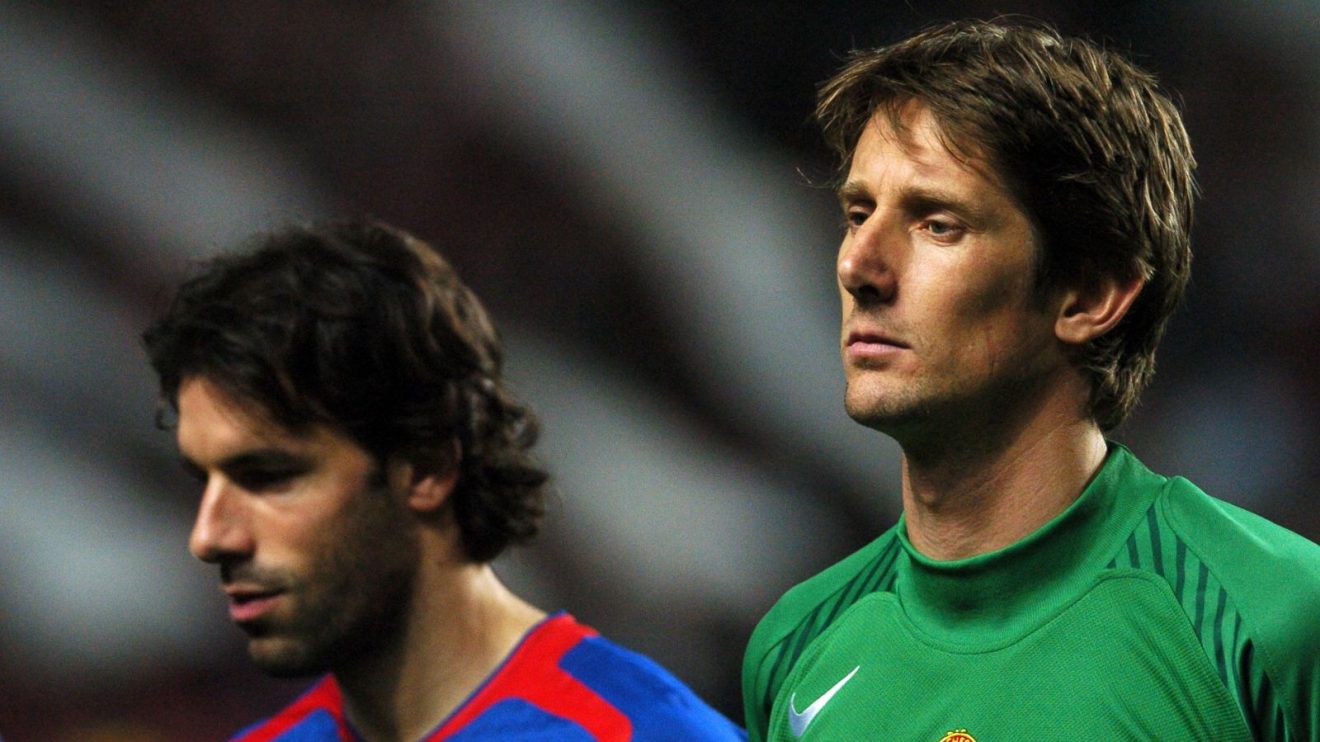 Ruud van Nistelrooy and Edwin van der Sar in action for Manchester United