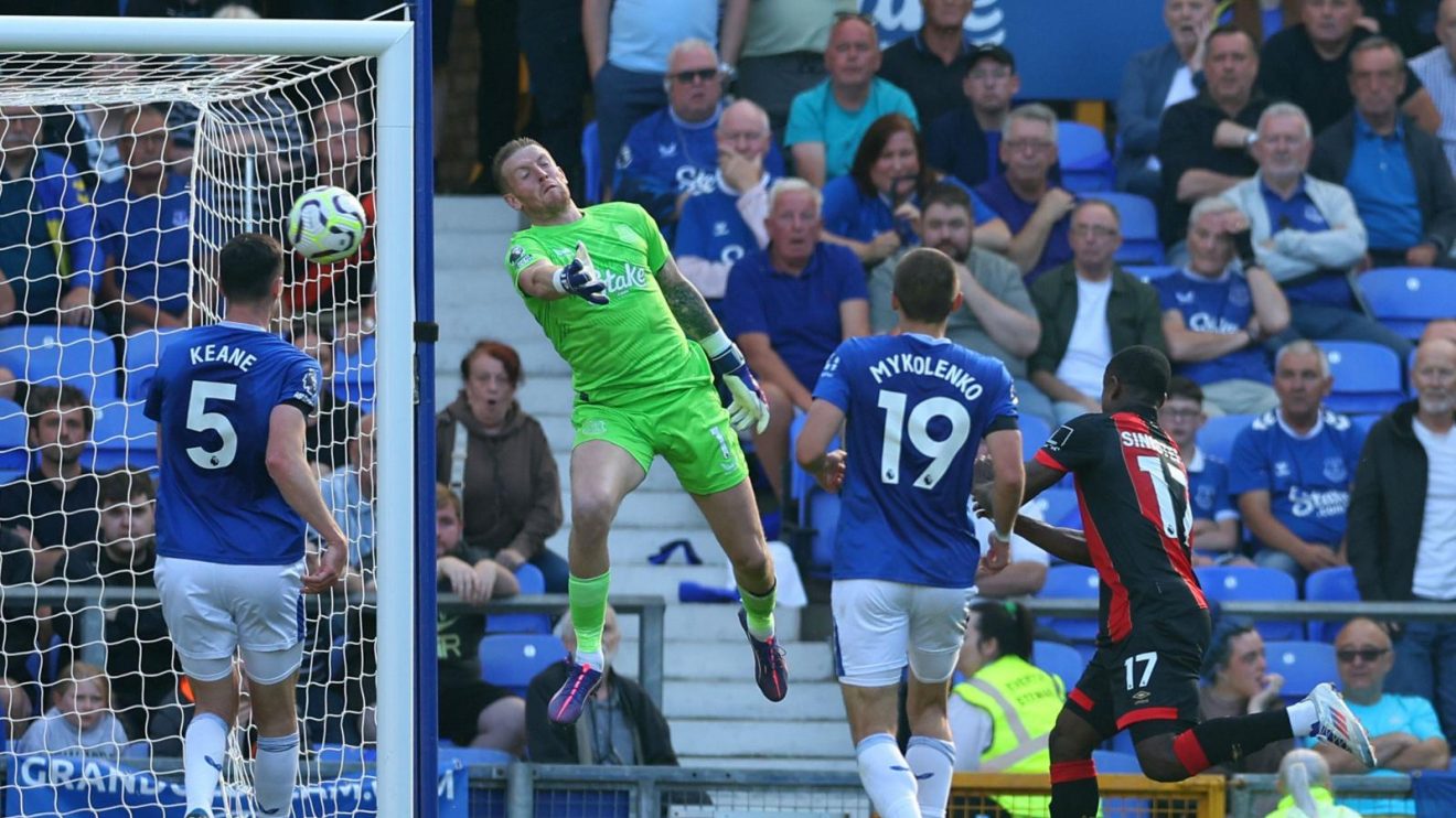 Luis Sinisterra scores Bournemouth's late, late winner at Everton