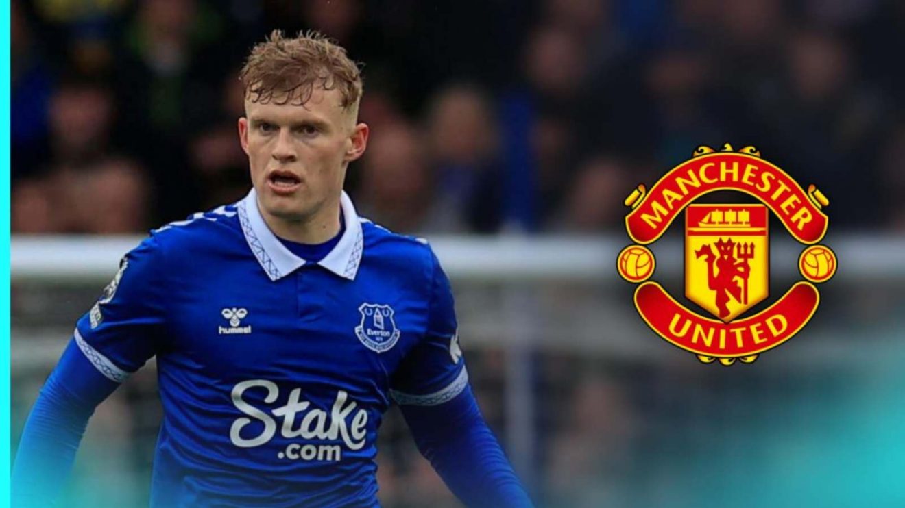 Everton defender Jarrad Branthwaite with the Man Utd badge