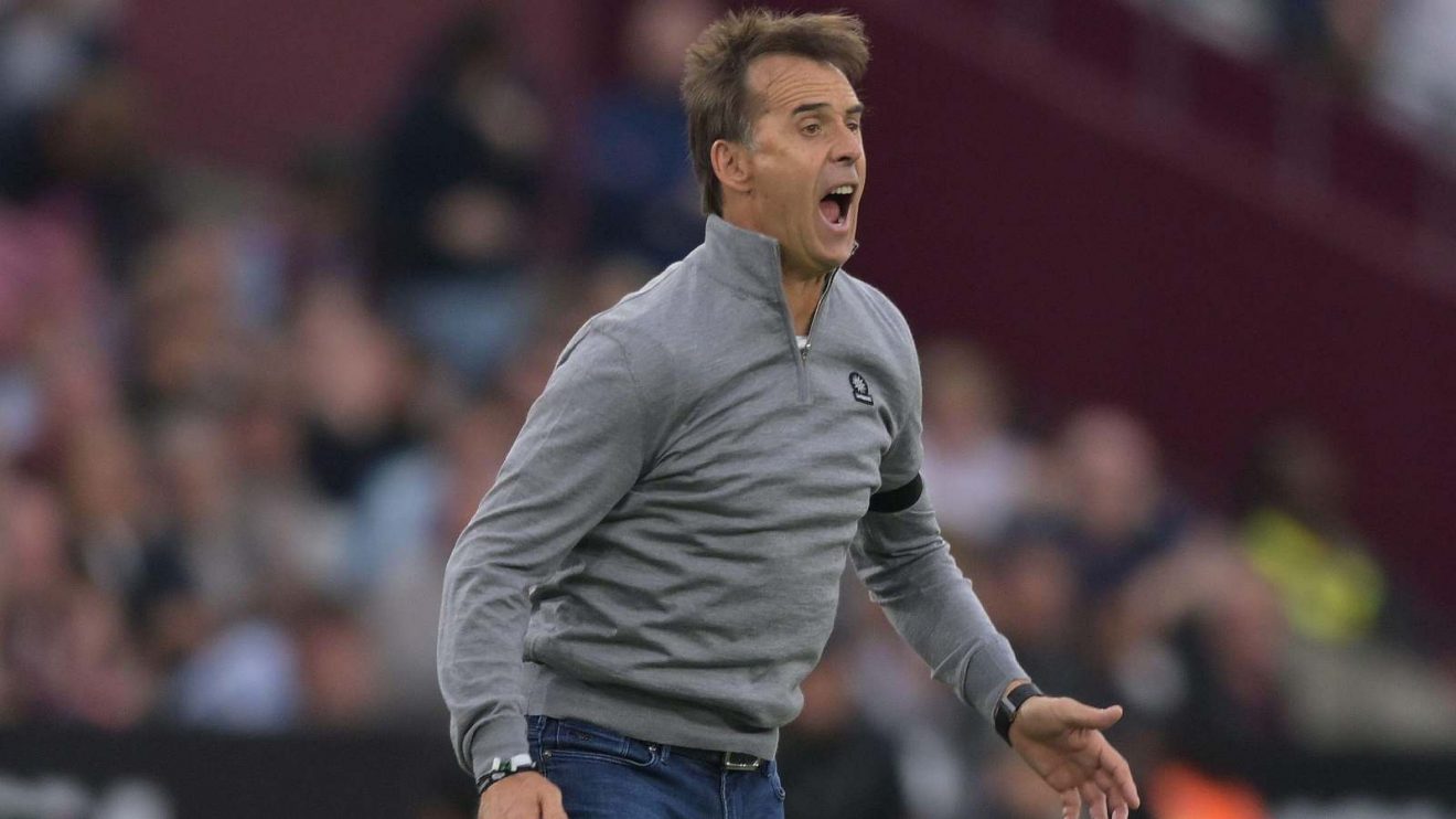 West Ham head coach Julen Lopetegui reacts on the touchline
