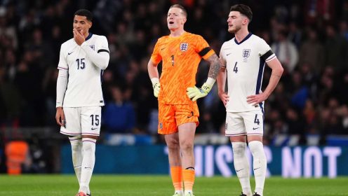 Carsley succumbs to England clamour in shambolic Greece defeat that ends managerial hopes