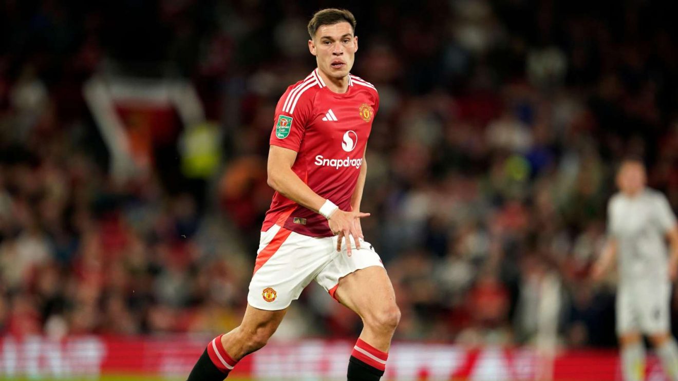 Fabrizio Romano, th&ecirc;m ng&ocirc;i sao nối tiếp Casemiro rời Manchester United trong h&egrave; 2026