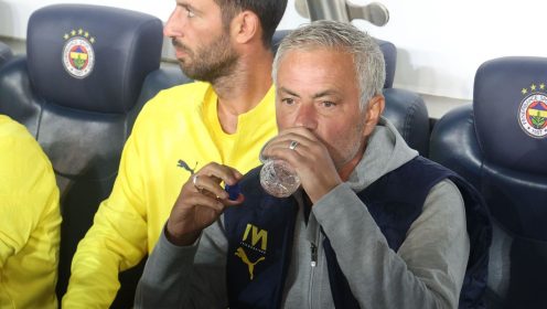 Mourinho struts his stuff as careless, careworn Man United reach a year without a European win