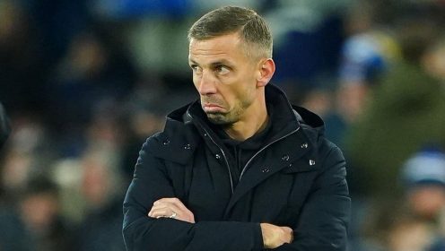 Gary O’Neil responds to Wolves sack chants and calls for ex-manager after Everton thumping