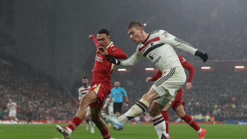 Chris Sutton protects ‘brilliant’ Liverpool star after Manchester United draw