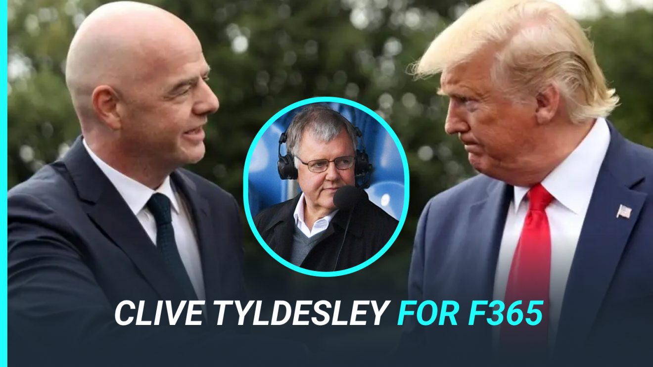 Gianni Infantino shakes the hand of Donald Trump.